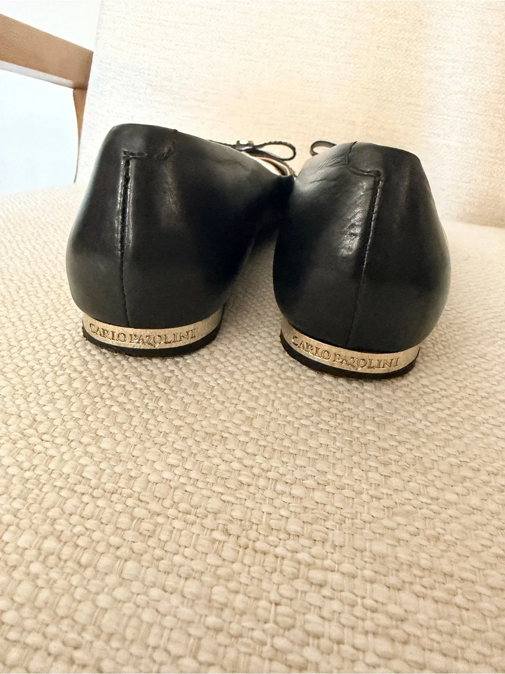 Black Pointed Bow Flats